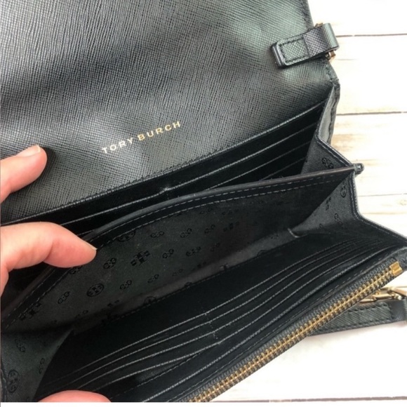 EUC Tory Burch Robinson Chain wallet crossbody in Black with gold chain - Picture 4 of 8